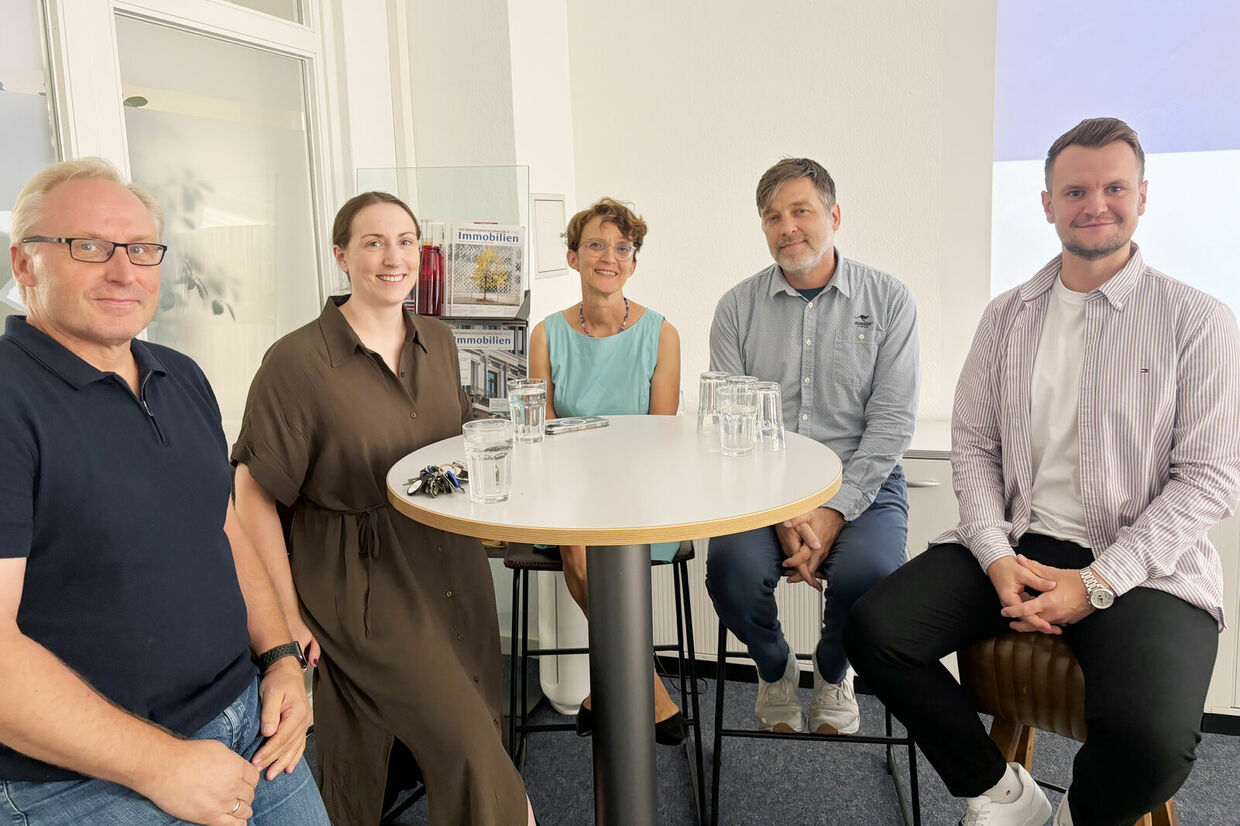 The complete management team: Volker Schulz, Elena Wollscheid, Katharina Knorr, Jens Kramer, and Erik Walter (from left to right) are putting a clear emphasis on growth, innovation, and stability for the future of the company.