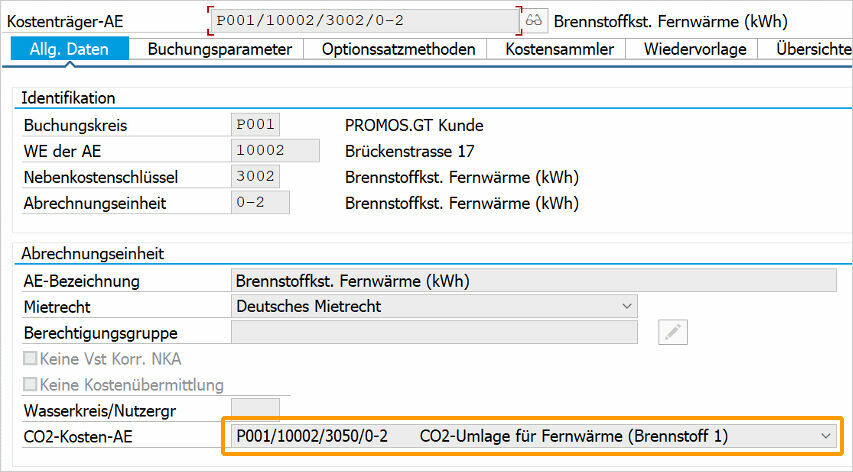 For fuels, PROMOS now also compiles the energy sources that were used to produce the fuel (e.g. energy mix for district heating) via a separate “CO 2 data” tab for the cost unit SU. Different “products” can be defined for each vendor, and the energy sources used are then assigned to the various products. For example, the fuel type “district heating” could be made up of the energy sources “gas” and “renewable energies”. The sum of the different sources in the energy mix must total 100%. Currently, the breakdown is clearly displayed in the form of a table on the CO 2 data tab; however, a graphical presentation will also be added in SAP ® Fiori in the future. Step 2: Allocating CO 2 emission costs Once the incurred CO 2 emission costs have been sent to the billing service provider, they divide the CO 2 emission costs between the tenant and the landlord. To aid with this, the legislative body created a 10-stage model that categorises rental properties according to the tenants' consumption values and other parameters. This is used to allocate the costs as percentages. After the billing service provider has reported back to the housing company with the cost allocation, the non-apportionable CO 2 emission costs must be transferred from the cost object SU for CO 2 emission costs to a billing unit for non-apportionable CO 2 emission costs. To support this manual posting procedure, PROMOS has added a new step in the billing process called “Transfer post CO 2 costs”, in the Utilities Cockpit (NKPU), which includes a direct jump to the “Transfer posting SU to SU” transaction. Step 3: Importing settlement results from external meter reading companies To be able to import the settlement results from meter reading companies, the SAP ® system must be able to process D records in the new ARGE 3.10 format. The new D records are no longer single-line, but multi-line. This means it is now possible to process not only the settlement results for heating and hot water, but also the results for cold water (previously W records), for example. To differentiate between the results, different cost types are used that are provided in the record description for ARGE version 3.10, e.g. 231 – “Heating/hot water costs”. Data fields for apportionable and non-apportionable CO 2 emission costs have also been added. PROMOS has updated its NKPU for the manual recording of external settlement results as follows: Die neuen Kostenträger -AE mit dem neuen Nebenschlüssel müssen der Kostenträger-AE für den Brennstoff zugeordnet werden.