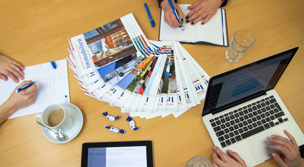 During out editorial meetings, we gathered together numerous future-oriented and innovative topics. In der Redaktionssitzung für die IT&I Nr. 32 konnten wir zahlreiche Zukunftsthemen sammeln.