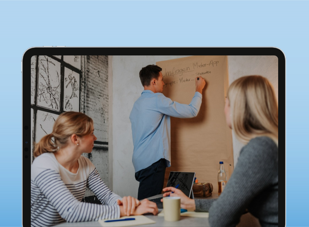 Figure 1: Through planned, regular exchange, agile project management methods promote communication within the team as well as with customers and stakeholders.