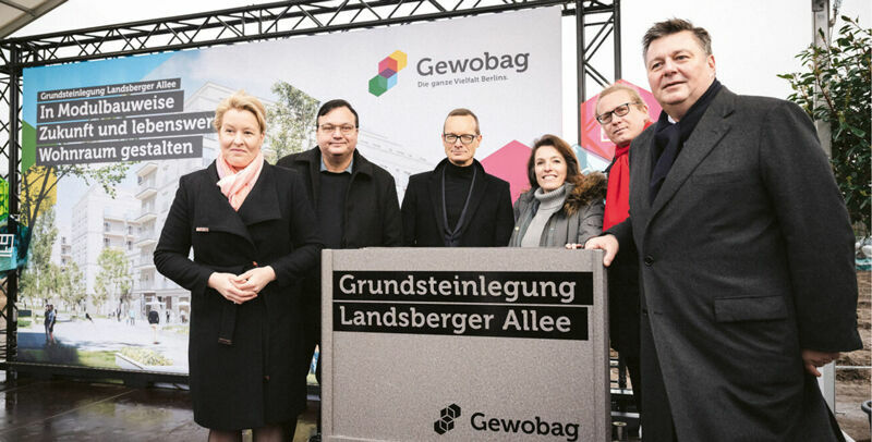 Figure 1: Present at the laying of the foundation stone on Landsberger Allee were (from left) Franziska Giffey (then governing mayor of Berlin) with Michael Grunst (then district mayor of Lichtenberg), Gewobag board members Markus Terboven and Snezana Michaelis as well as district councillor Kevin Hönicke and Andreas Geisel (then urban development senator).  Grundsteinlegung für Gewobag Bauprojekt in der Landsberger Allee Berlin
