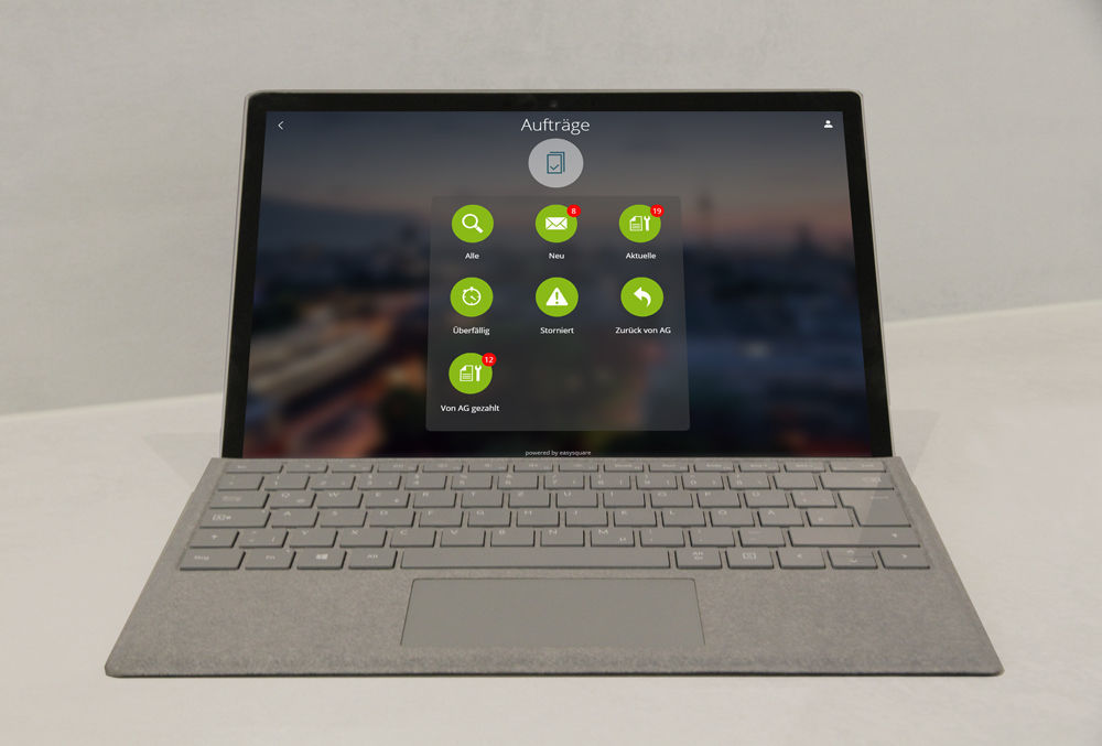 Online and offline: the forms to be processed can be accessed with the Windows app at any time. Auftragsverwaltung in der easysquare Windows-App